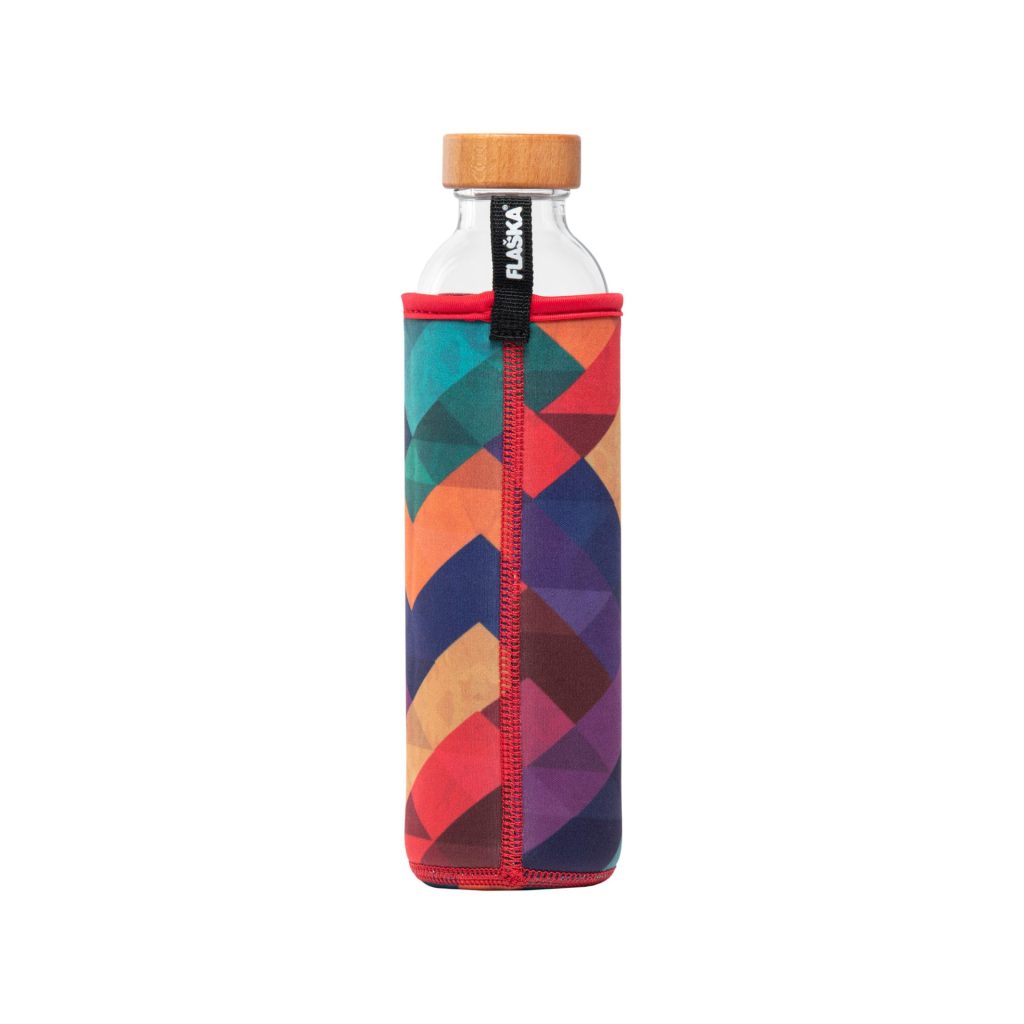 Flaska with geometric neoprene sleeve